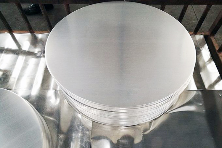 kukata discs alumini shinikizo cookers