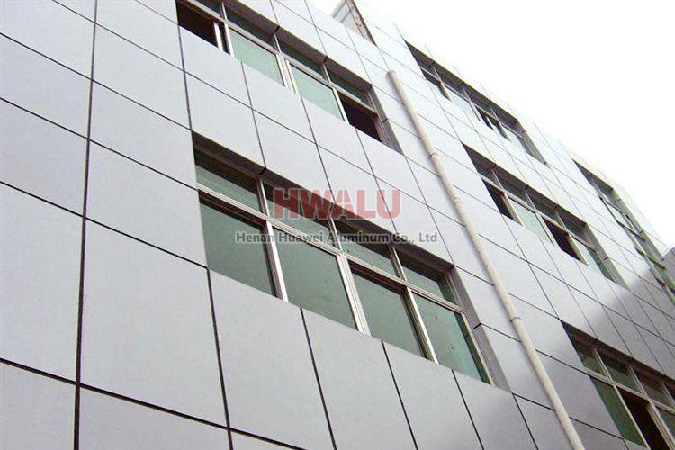 Aluminum curtain wall